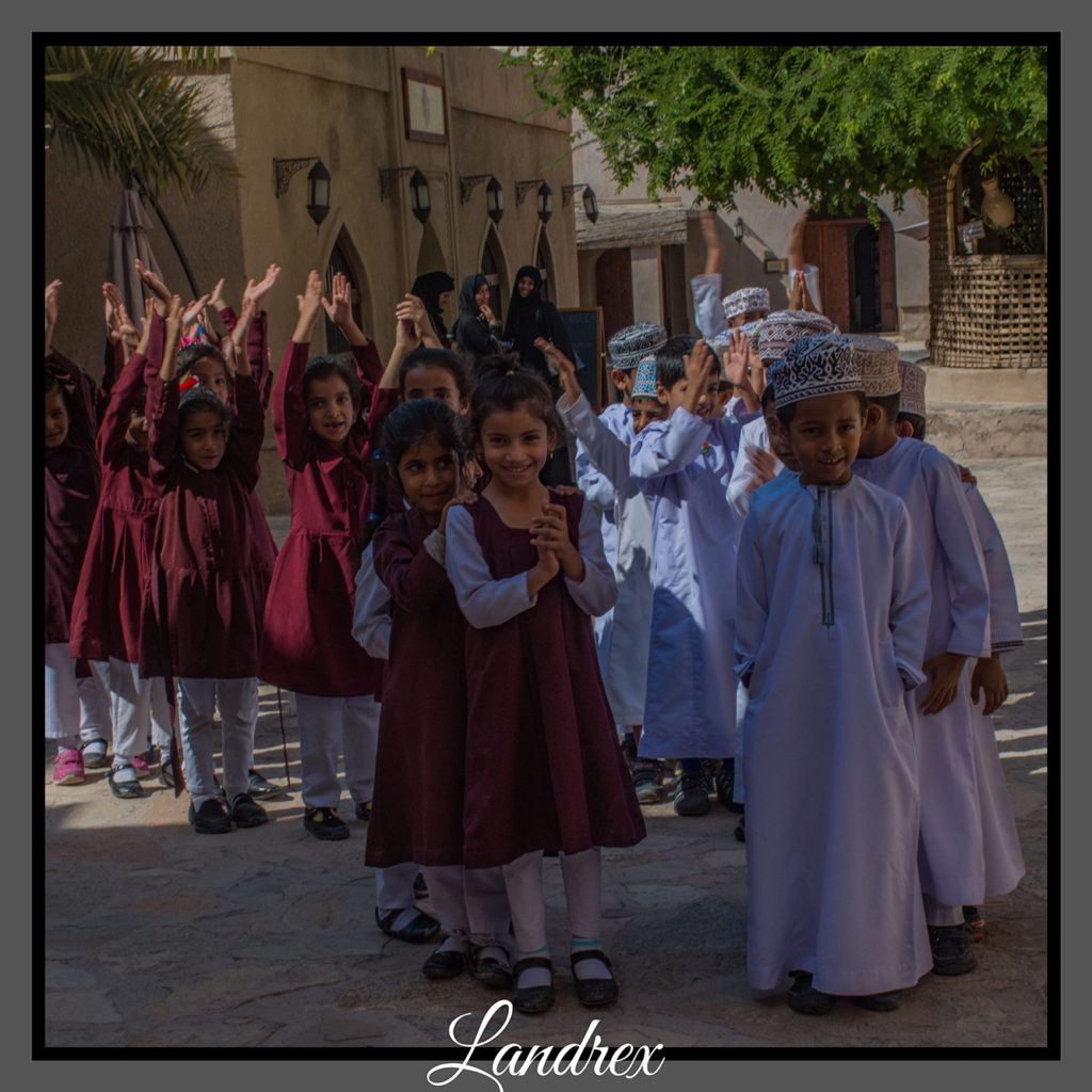 Oman scuola in visita a Nizwa